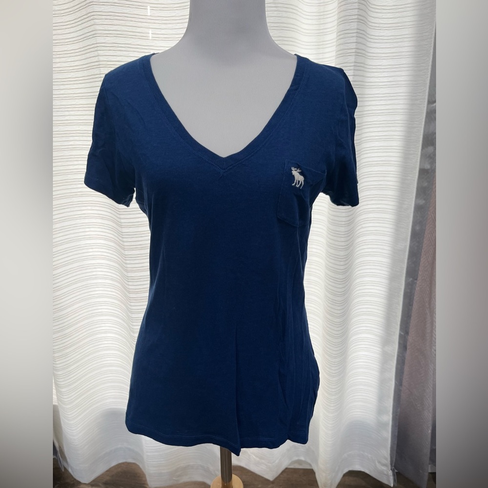 Abercrombie and fitch shirt. Beautiful dark blue